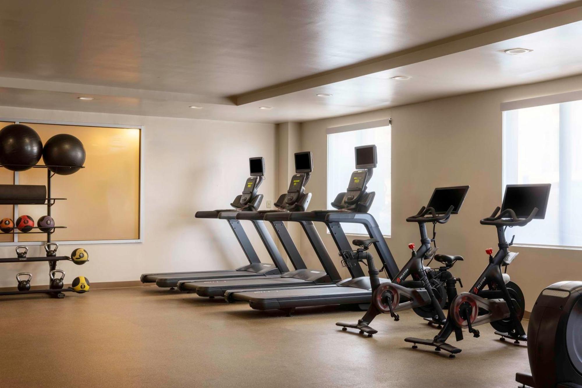 Hilton Garden Inn Queens Jfk - Newly Renovated New York Esterno foto
